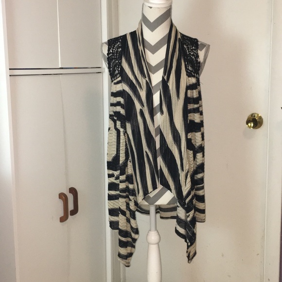 MULTIPLES | open front waterfall lace cardigan - Picture 2 of 5